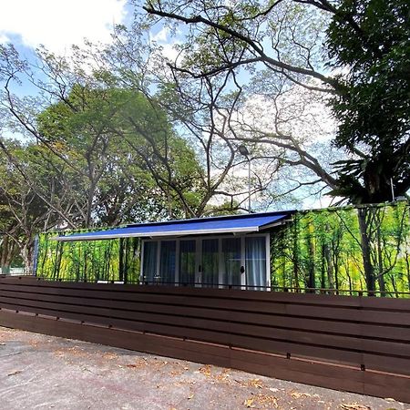 Shipping Container Hotel At Haw Par Villa Googlemap Address 27 Zehnder Road Taxi And Cars Can Only Enter Via Zehnder Road Singapur Exterior foto