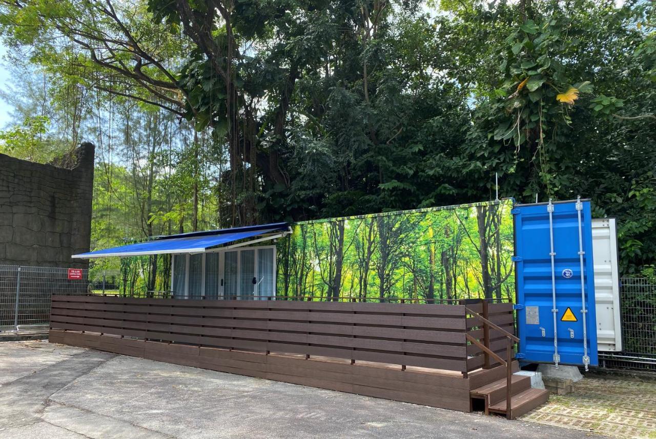 Shipping Container Hotel At Haw Par Villa Googlemap Address 27 Zehnder Road Taxi And Cars Can Only Enter Via Zehnder Road Singapur Exterior foto